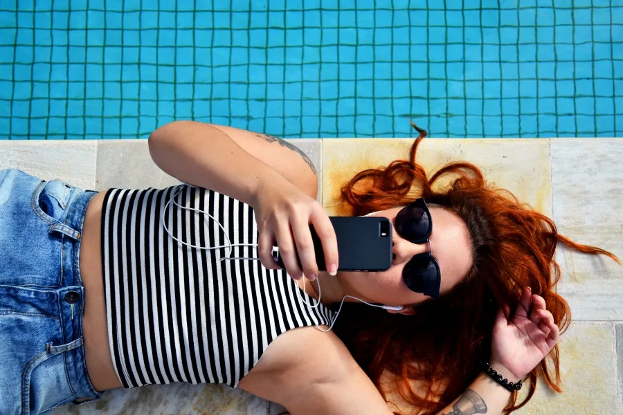 Here's how HEV light might be causing you skin damage