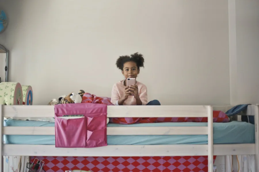 Cell phone etiquette for kids: Here are 10 things that they need to know