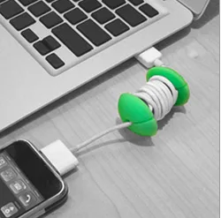 Cord intervention to keep your desk clean