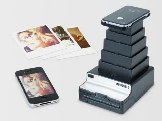 Piquing Our Geek: Turn your iPhone photos into Polaroids. Remember those?