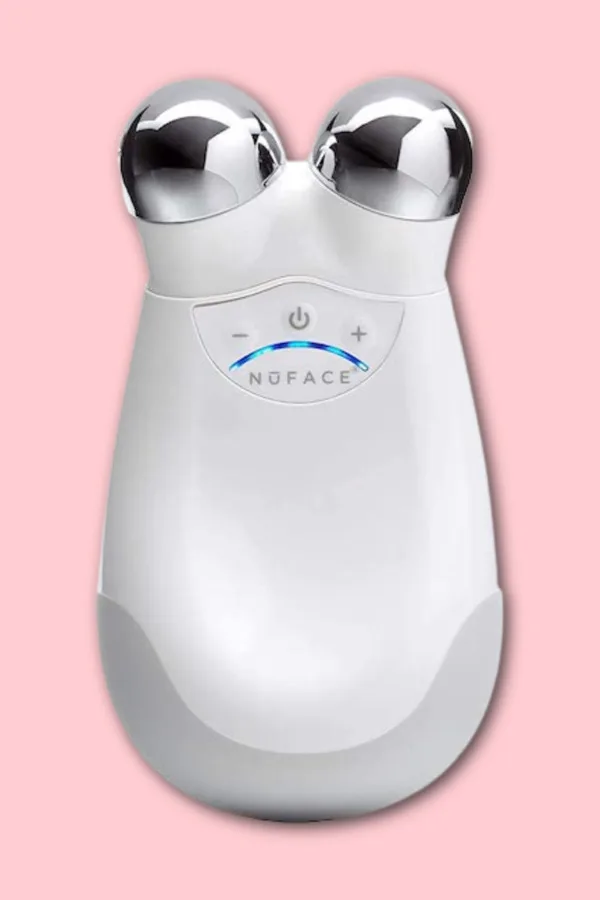 Hot beauty tech gifts: the DrX SpectraLite Faceware Pro mask -- wait til you see what it does!