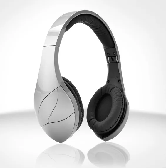 The coolest trends at CES 2013: Over-the-ear headphones