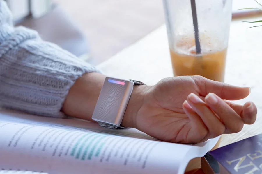 Smart tech solutions to help you stay cool in record heat: the Embr Wave wearable heating and cooling device
