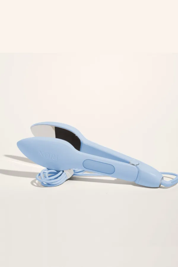 Hot beauty tech gifts: Goo-Lit teeth whitening system