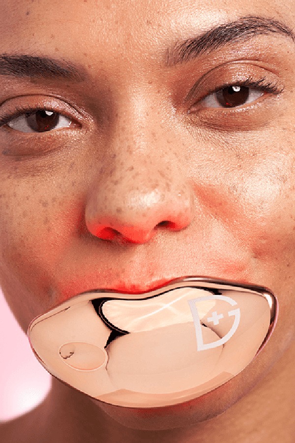 Hot high-tech beauty gifts: Dr. Dennis Gross DRx SpectraLite LipWare LED device is just for lips!