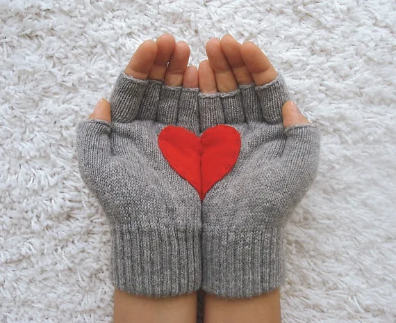 Heart fingerless gloves