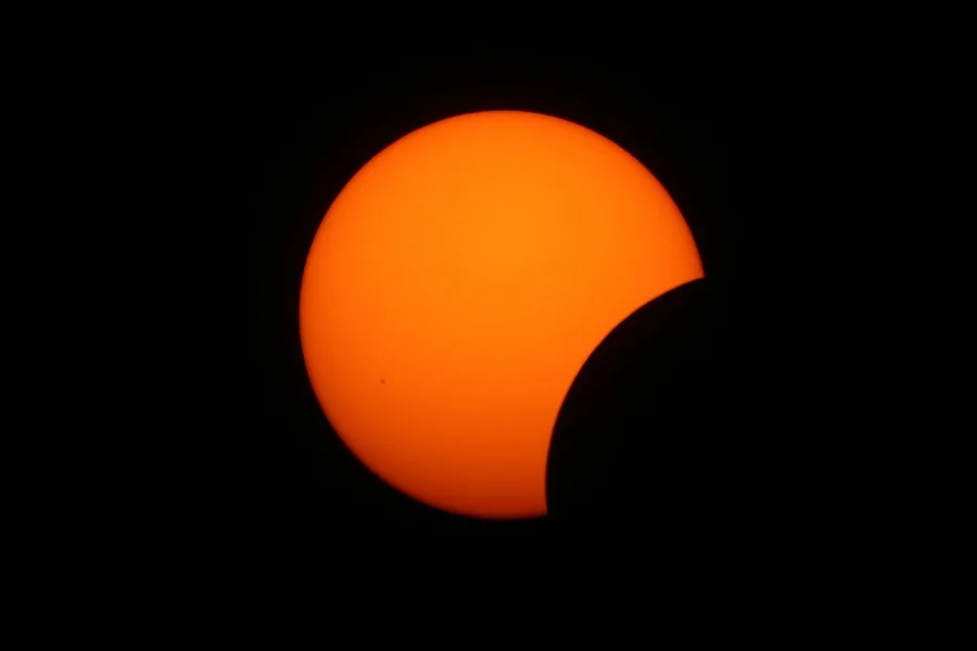 5 expert tips for watching the total solar eclipse with kids from Mark Bender