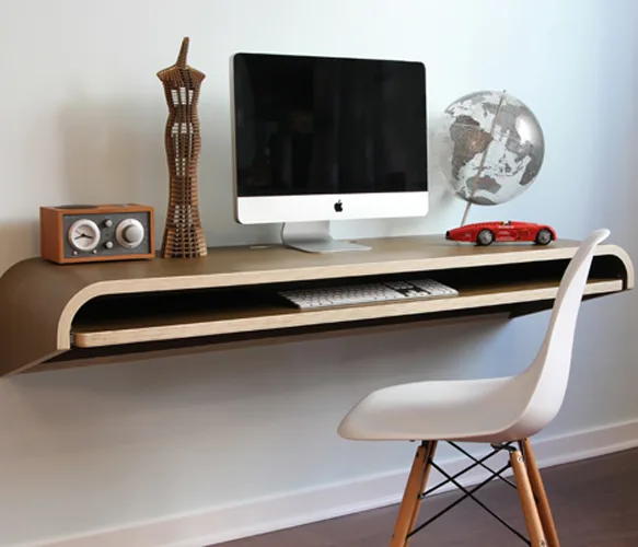 Less computer desk, less mess