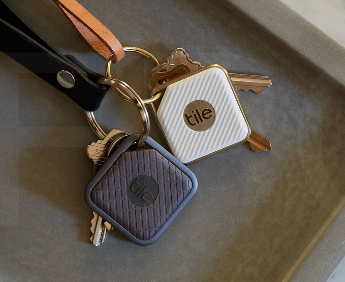 Cool practical tech gifts: Tile Sport and Style combo bluetooth tracker | Holiday Tech Guide 2017