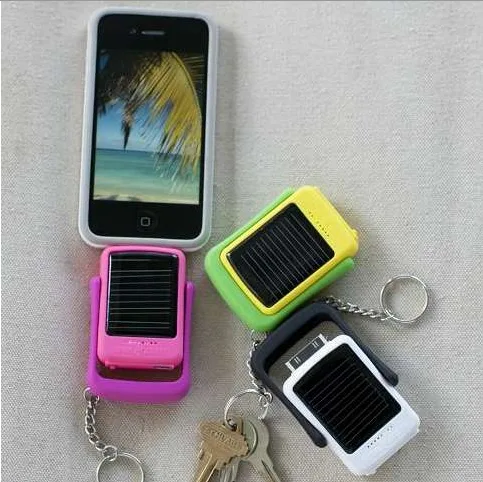 Piquing our Geek: An eco solar phone charger just for teens