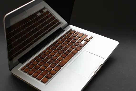Piquing our geek: Sweet wood Mac?