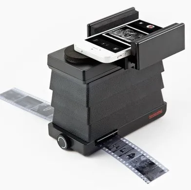 How to convert old photo negatives to digital ones using your smartphone