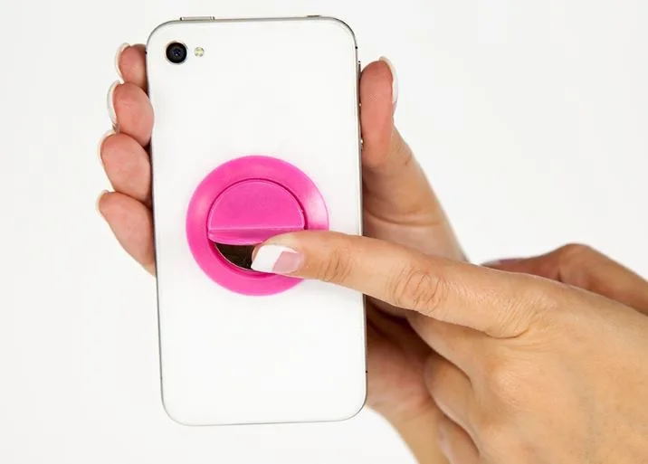 gwee button mobile gadget cleaner on Cool Mom Tech