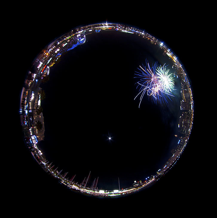 Fireworks photo tips: Experiment and get artsy! Photo: legin101 on flickr