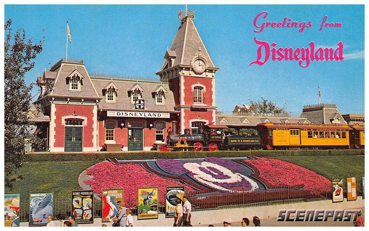Retro postcards go digital with the ScenePast app