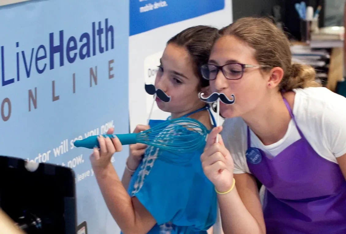 coolmompicks + live health online event