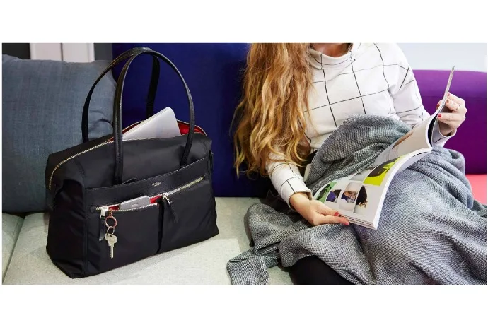 Does this tote make my laptop look fab?