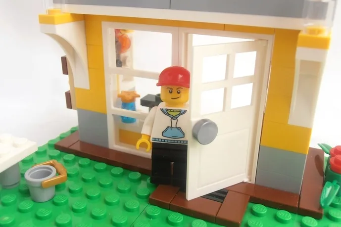 Rebrickable: Amazing site with instructions for turning old LEGO sets into new designs