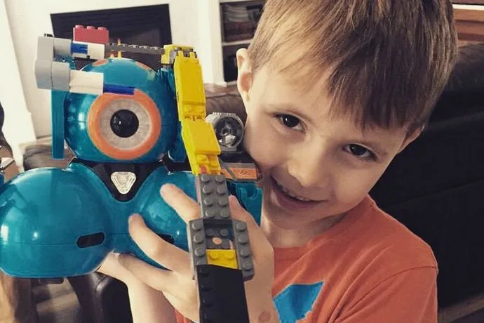 9 awesomely cool coding projects for kids using the Dot and Dash robots from Wonder Workshop