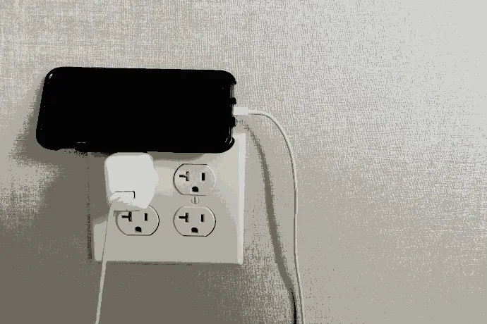 A simple trick to charge your iPhone 6 or 6S a whole lot faster | Cool Mom Tech