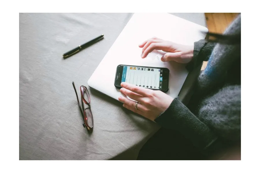 How to use Instagram Albums | Cool Mom Tech