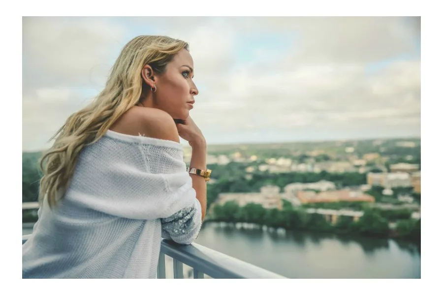 Mother’s Day tech gift idea: The gorgeous Wisewear activity tracker, with a special feature to help keep mom safer.