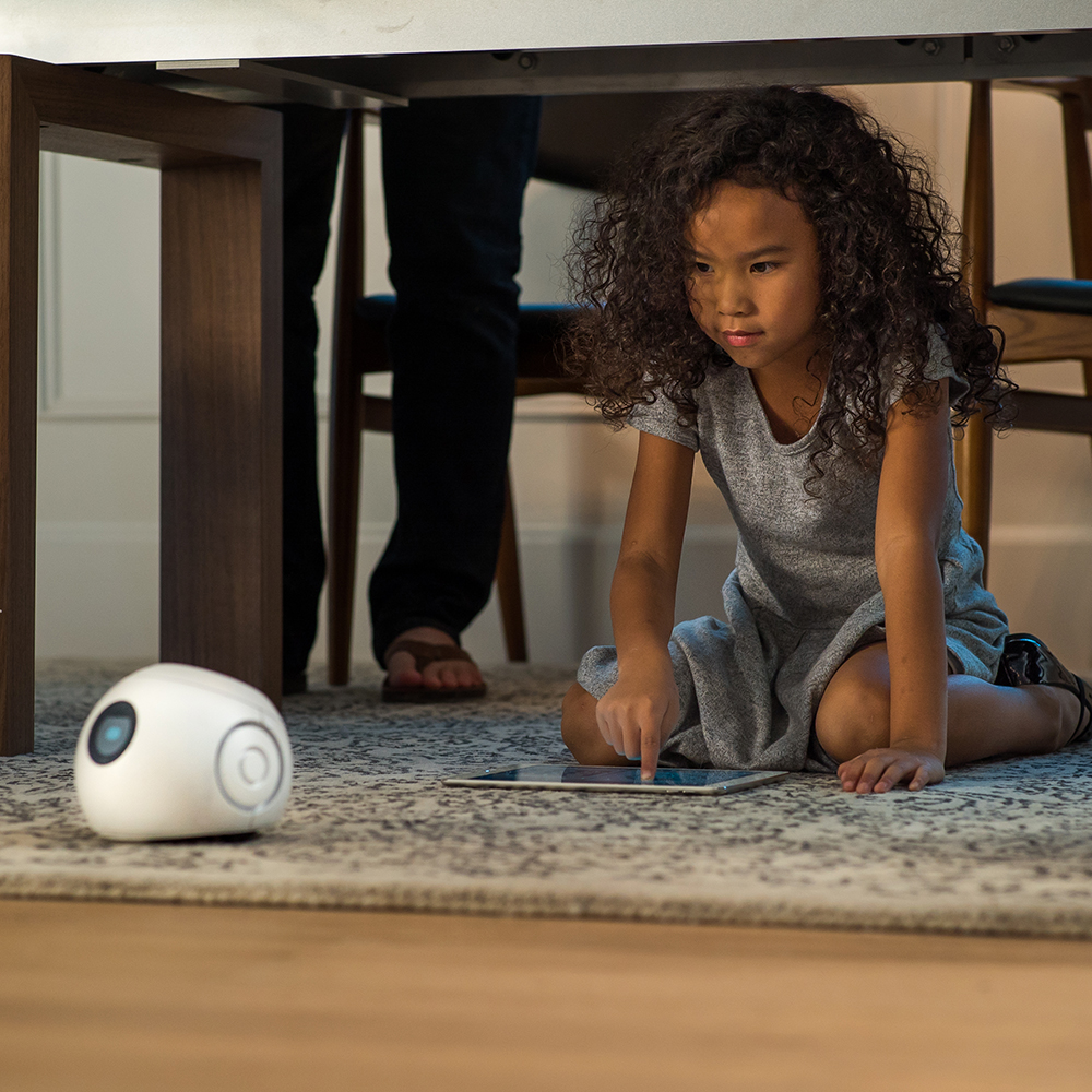 Cool new coding toys for kids: Augie coding robot by Pai Technologies | CES 2018 | Cool Mom Tech
