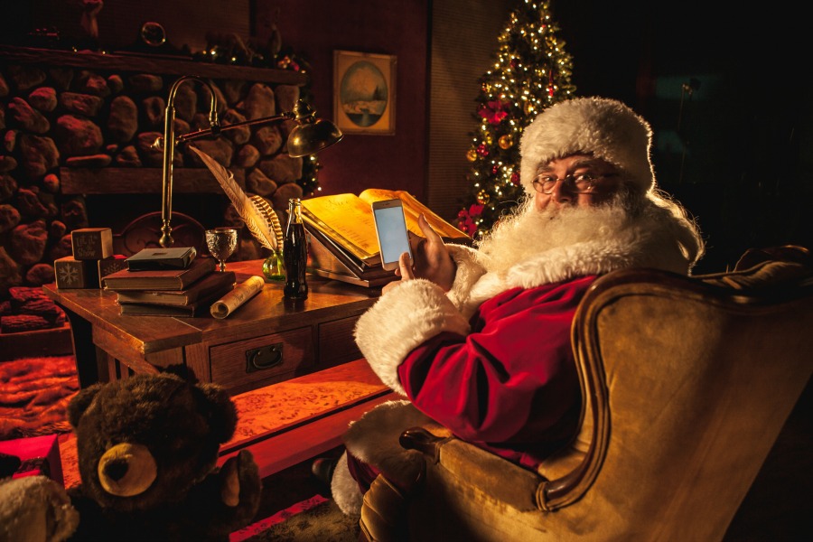 Get texts from Santa, right on your phone: Ways to track Santa