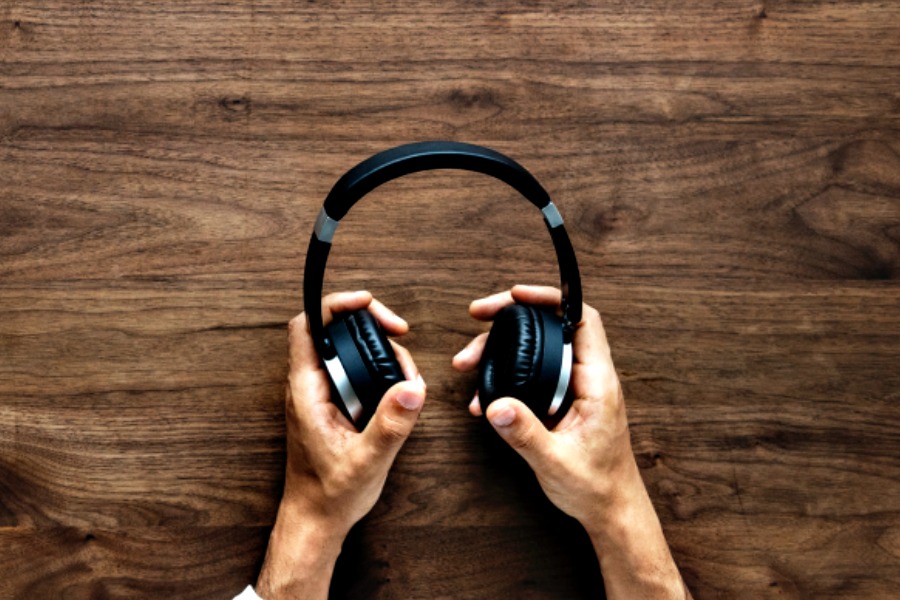 Why ignoring your kids could actually be good for them | Spawned with Kristen and Liz