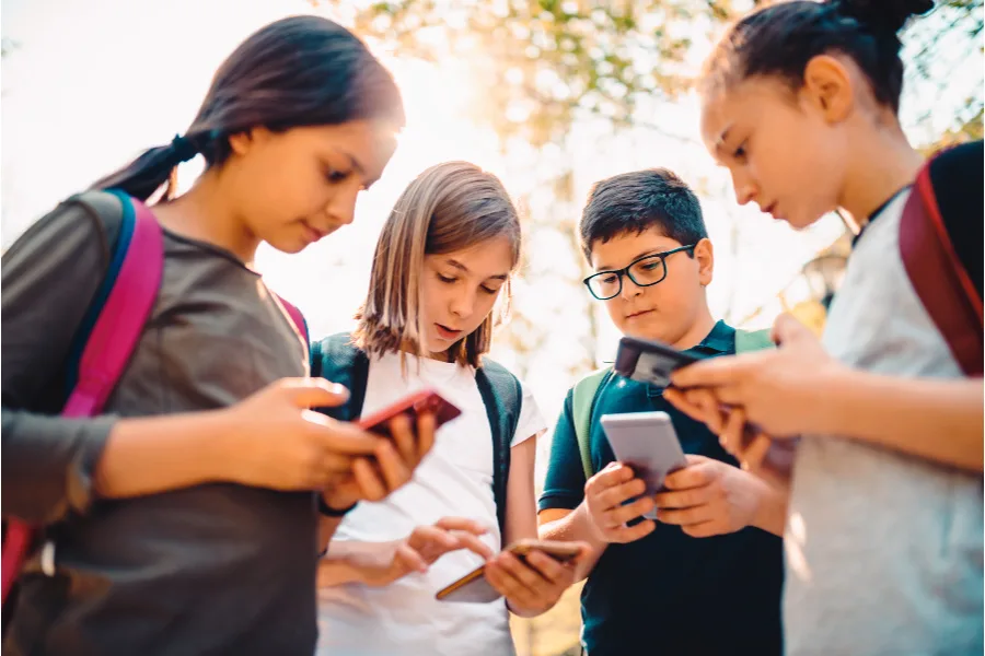 How do we teach our kids to make good commenting choices? | Episode 2 Out-Tech Your Kids