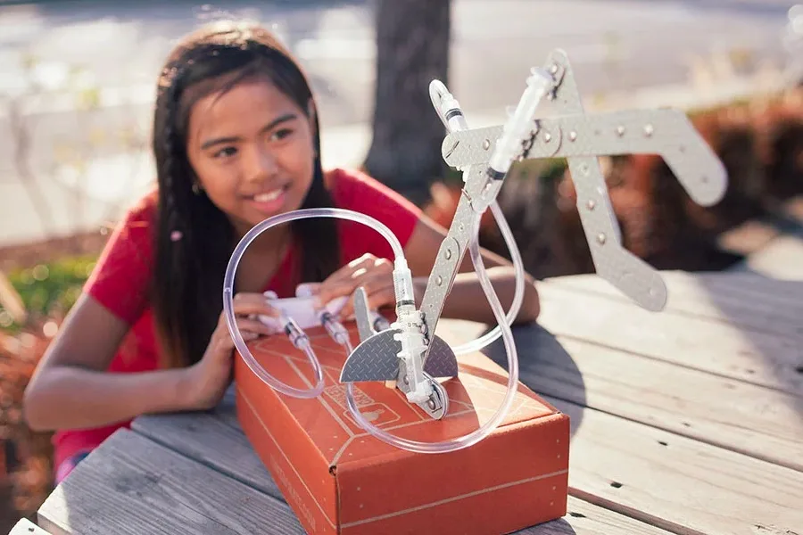 8 of the best STEM and geeky subscription boxes for all your favorite people