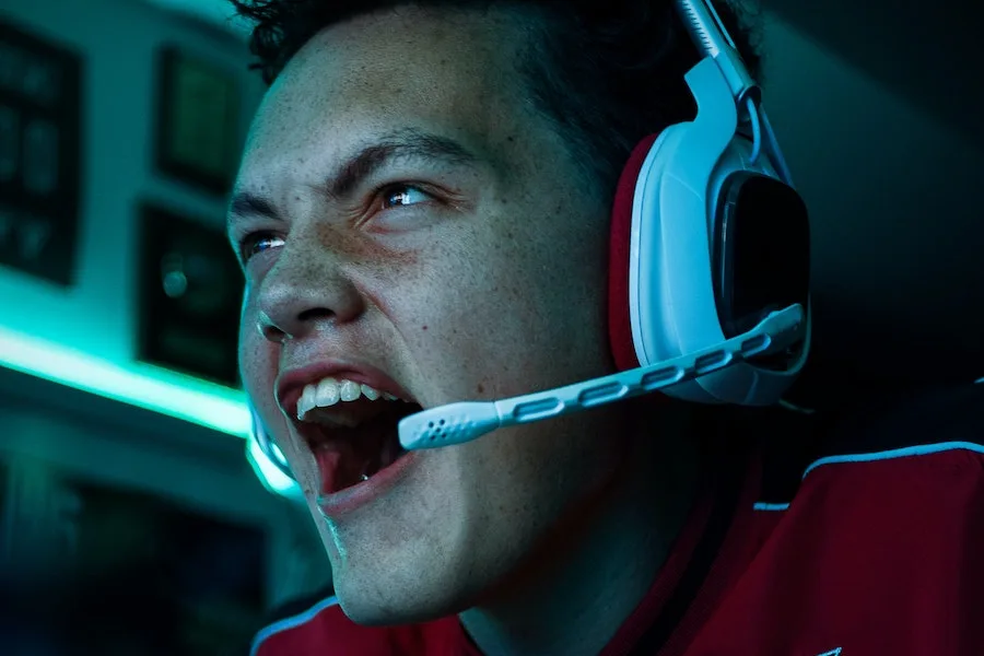 If your kids are gamers, here are 8 tips for raising kids to have good gaming etiquette