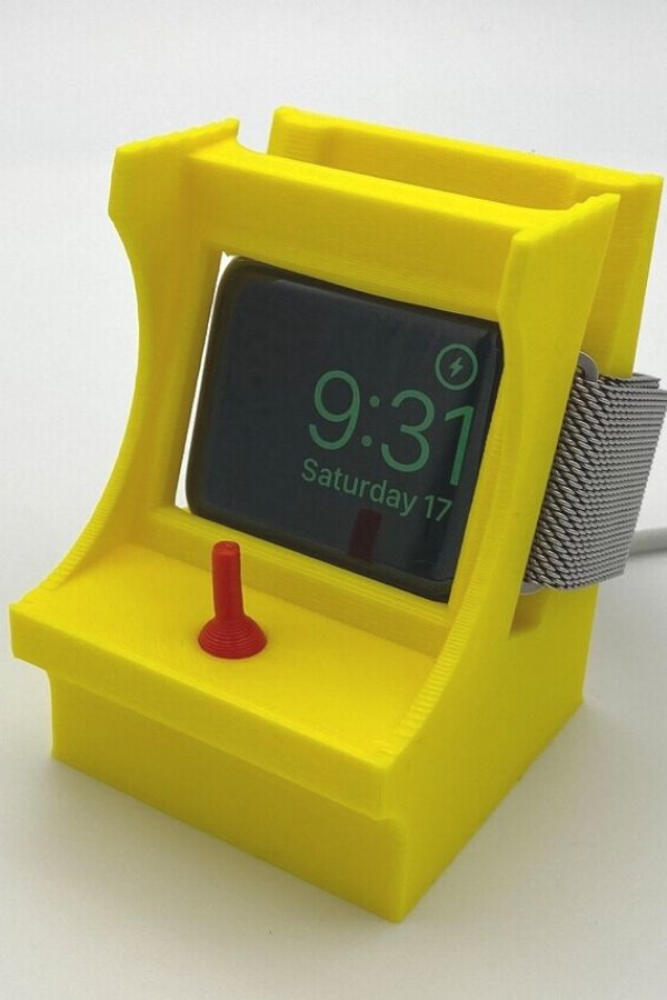 This retro arcade charger is such a great Father's Day gift for a gaming dad