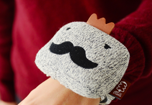 A mustache for your wrist