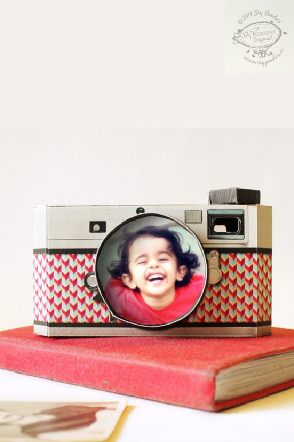 Printable vintage camera photo frame kit from Sky Goodies