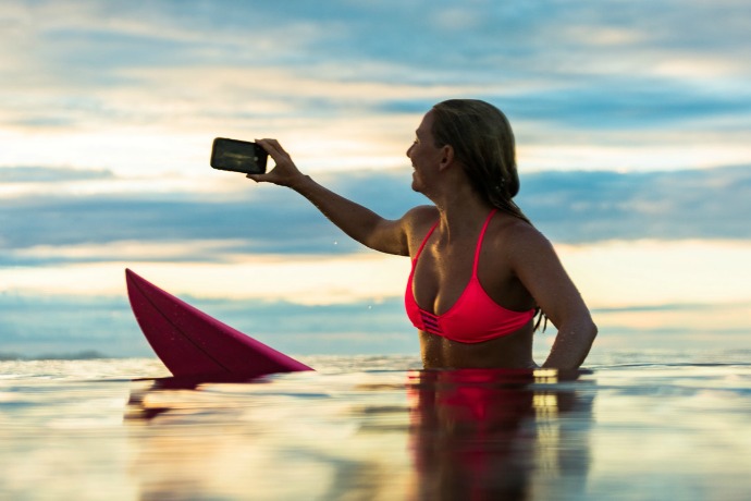 5 waterproof cell phone cases for summer. Or parents. Because, kids.