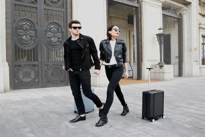 COWAROBOT: A robotic suitcase that lets you go hands-free. The future is here.