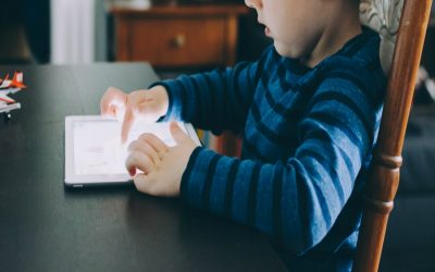 What’s the best way to manage your kid’s screen time? This expert’s answer might surprise you!