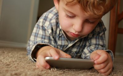 Screen time and social media with kids: We might be doing it wrong, parents