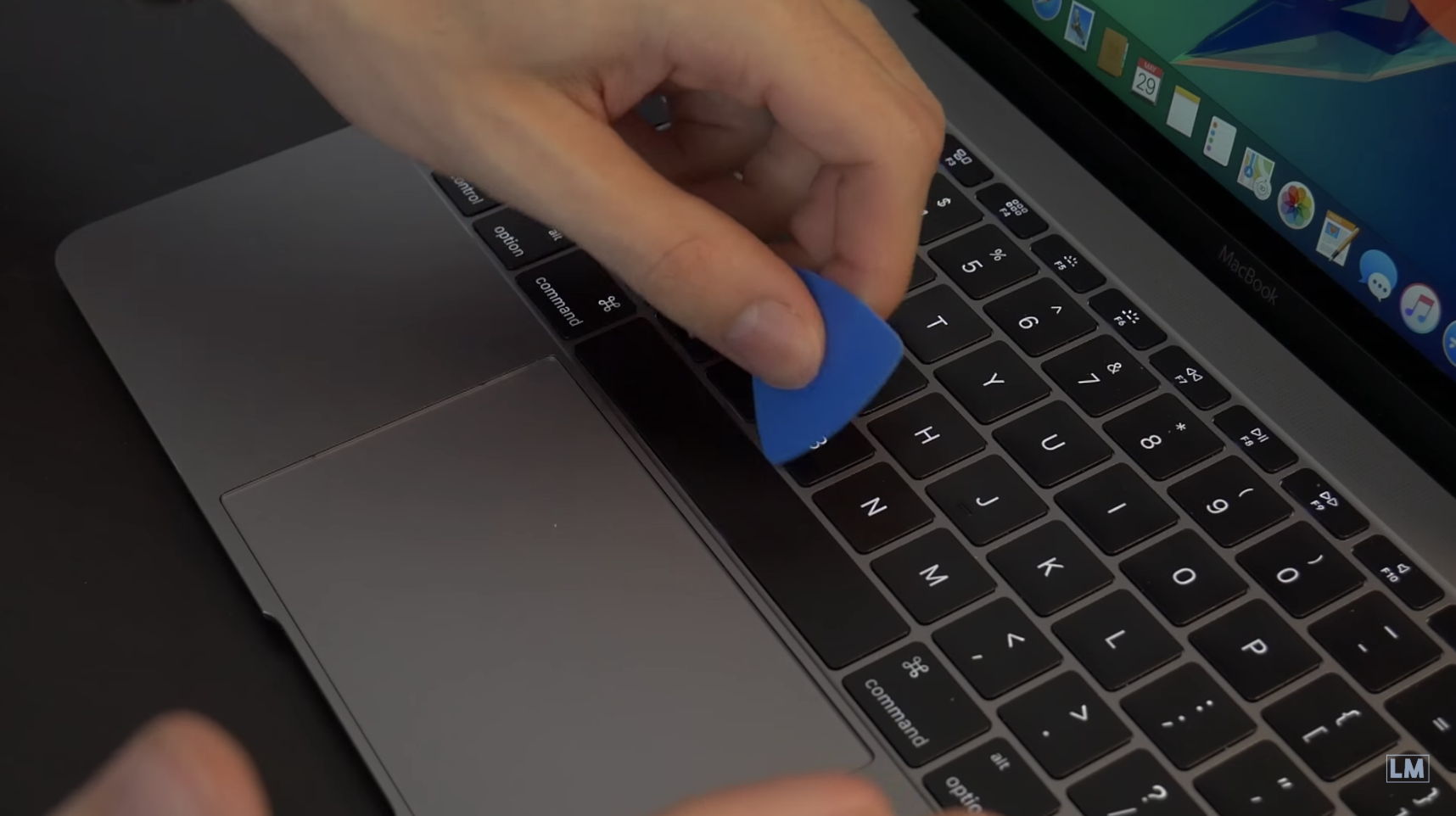 How to fix your sticky new MacBook butterfly keyboard