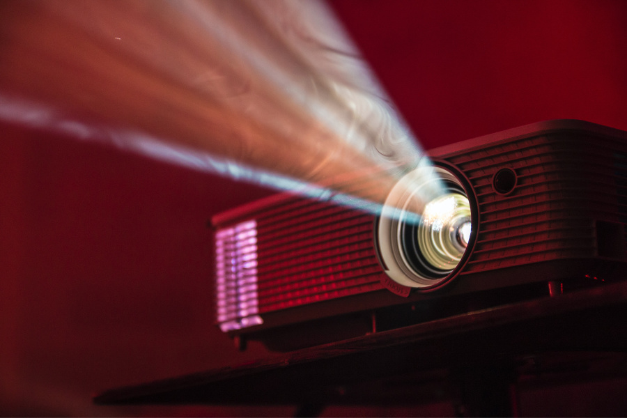 4 awesome home projectors for a fab backyard movie night