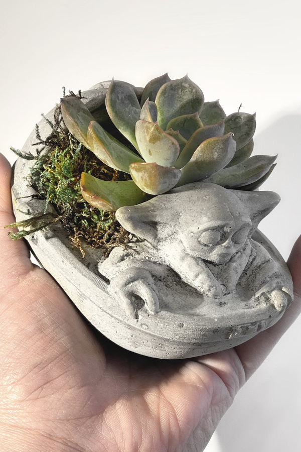 Mandalorian gifts: Baby yoda succulent planter