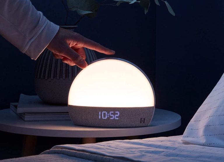6 smart ways to tech to help your teens get better sleep