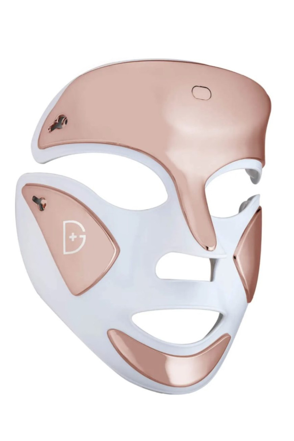 Hot high-tech beauty gifts: the DrX SpectraLite Faceware Pro mask -- wait til you see what it does!